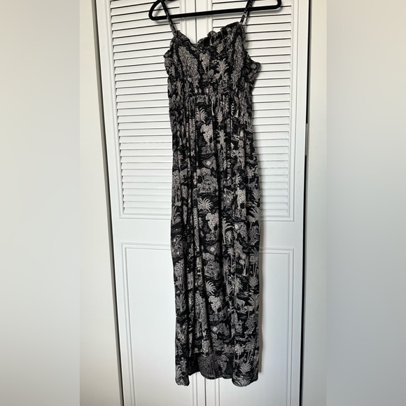 Chai Summer Dress - Picture 2 of 8